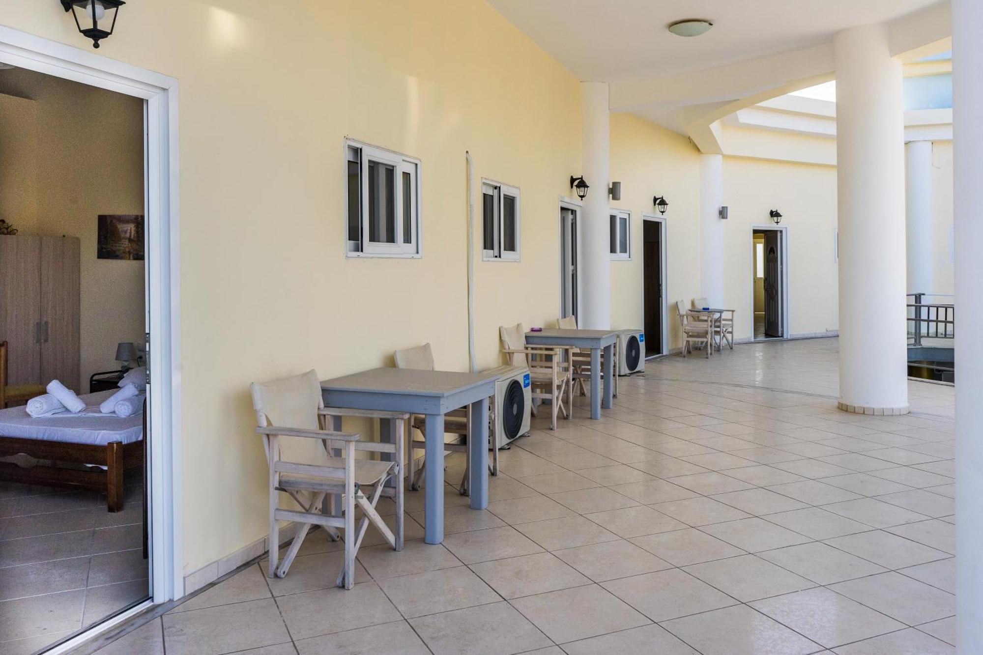 Laganas Strip Mall Apartments Exterior foto
